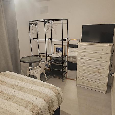 Private Room To Rent 米德尔顿 外观 照片