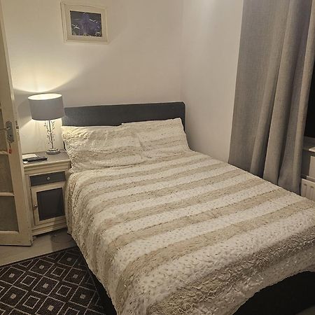 Private Room To Rent 米德尔顿 外观 照片